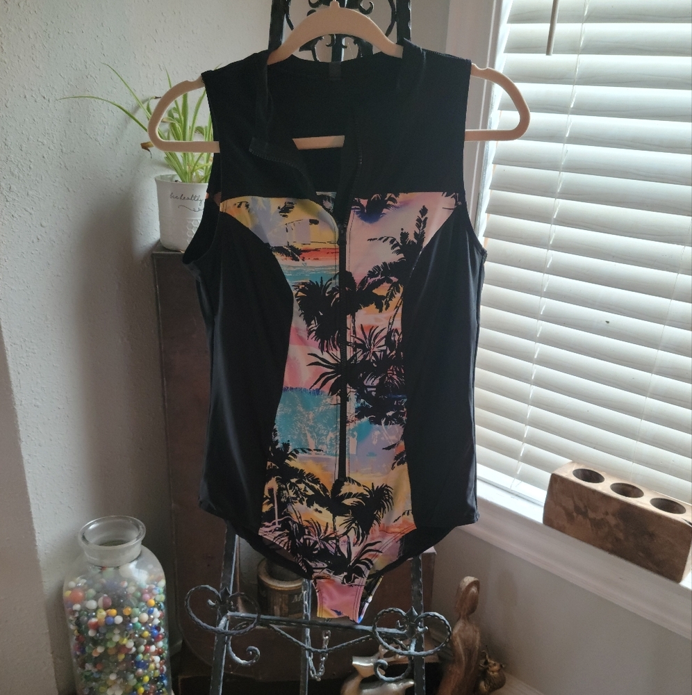 Torrid Black and Multicolor Tropical Print Bodysuit Size 0 NWOT